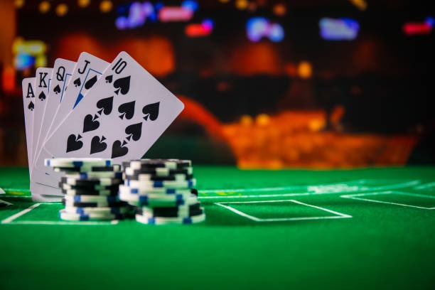 Slot game interface showing daily tournament leaderboard and prize tiers